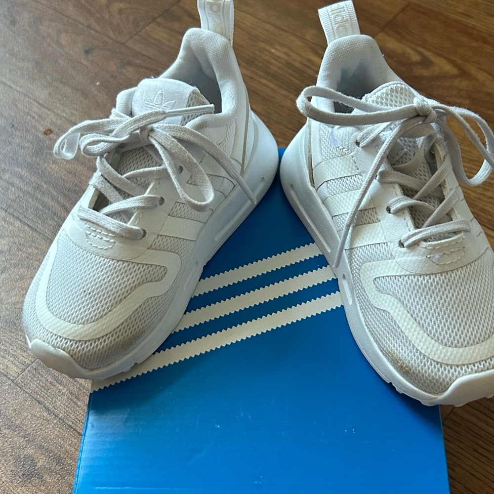 White Adidas sneakers size 6